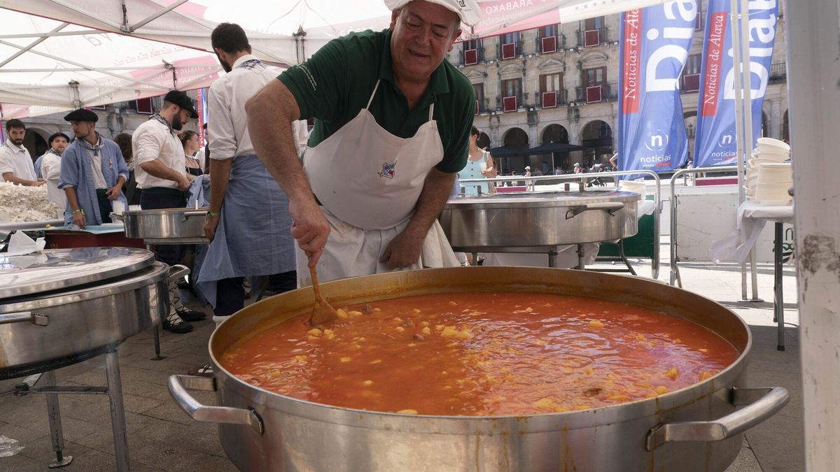 Basatiak despide La Blanca con una degustación solidaria