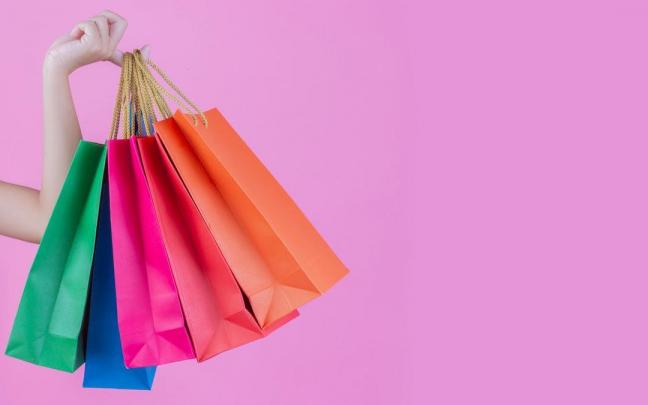 Las rebajas provocan una sensación de urgencia por comprar. Las rebajas provocan una sensación de urgencia por comprar.
