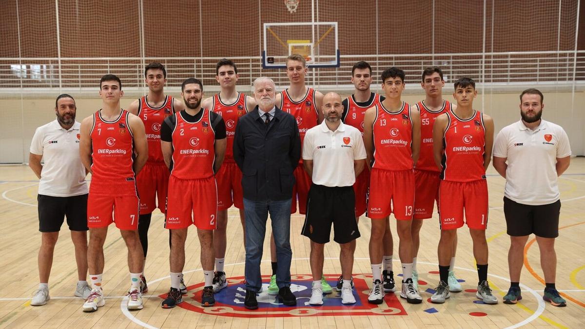 La plantilla del Basket Navarra al completo.