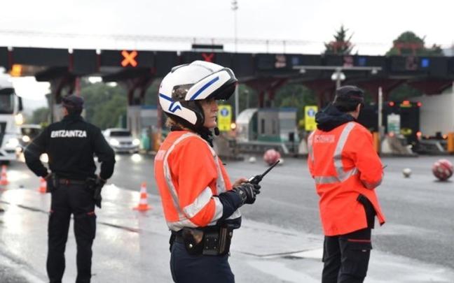La Ertzaintza reforzará desde este lunes la inspección de camiones y autobuses en Euskadi