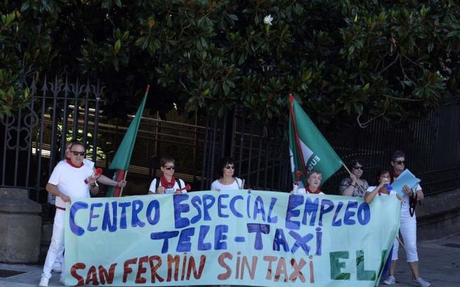 Protesta de los trabajadores de la centralita de Tele Taxi Protesta de los trabajadores de la centralita de Tele Taxi