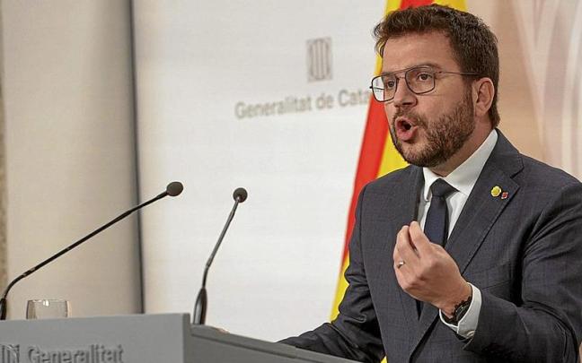 Pere Aragon&egrave;s, explicando ayer el cambio de parecer de Esquerra como &ldquo;precio&rdquo; en su servicio a la ciudadan&iacute;a catalana. | FOTO: EFE