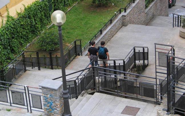 Los dos nuevos ascensores se ubicar&aacute;n en las escaleras de Ronda