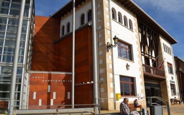 Exterior del ayuntamiento de Villanueva de Valdegobia