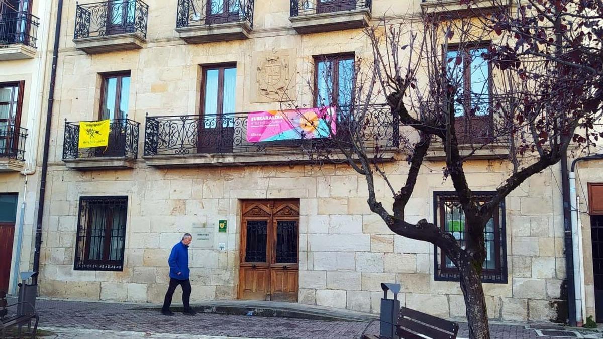 Exterior del Ayuntamiento de Altsasu.