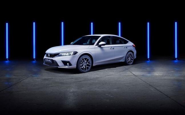 La generación actual debuta con sistema de impulsión mixta no enchufable.