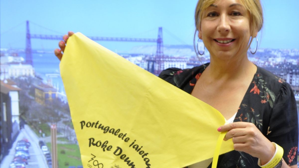 Estibaliz Freije, con el pa&ntilde;uelo de los pr&oacute;ximos Sanroques.