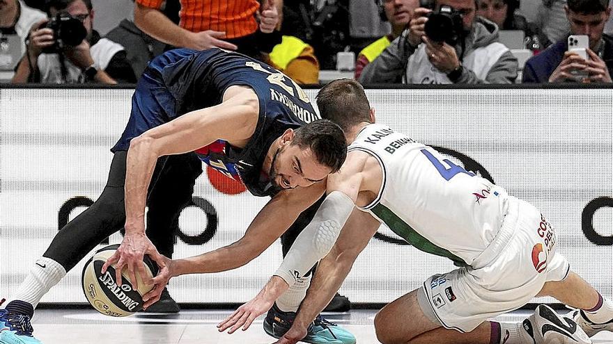 Unicaja elimina al Barcelona e impide el clásico