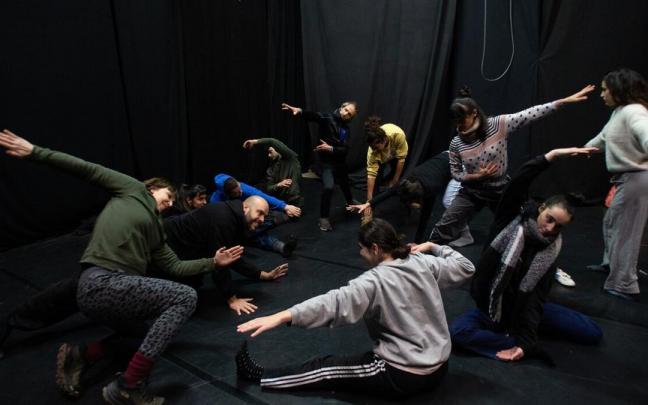 Varias/os de las/os participantes en el programa de este año, en El Punto Gunea de Aizoáin.