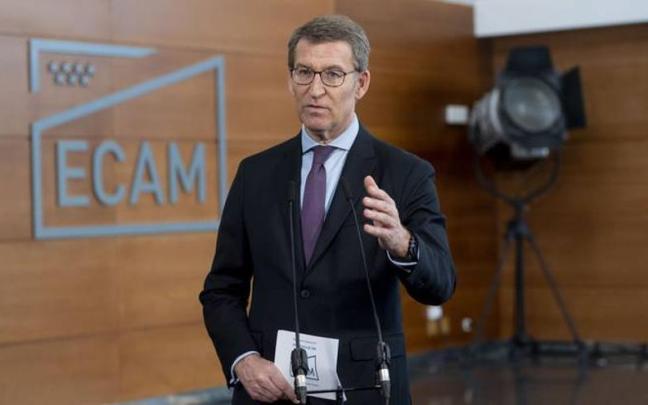 El l&iacute;der del PP, Alberto N&uacute;&ntilde;ez Feij&oacute;o, durante su visita a la ECAM.