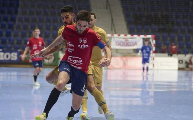 Roberto Martil, en un lance del pasado Osasuna Magna - Barcelona