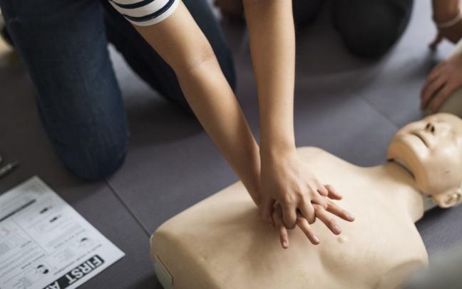 Entrenamiento de reanimación cardiopulmonar. Entrenamiento de reanimación cardiopulmonar.
