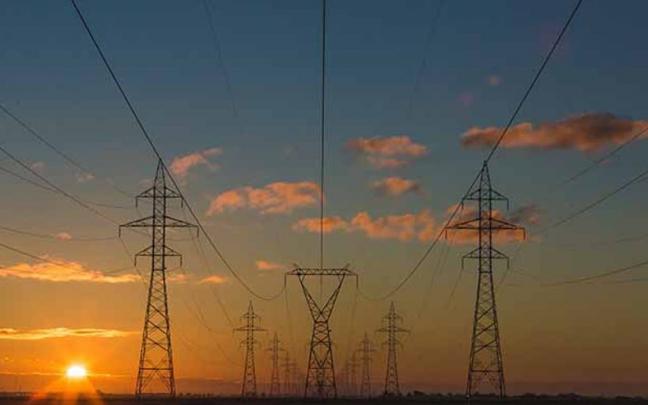 El precio que pagar&aacute;n los clientes de la tarifa regulada ser&aacute; de 266,38 euros/MWh de media.