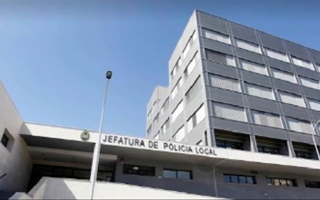 El suceso tuvo lugar en las proximidades de las instalaciones de la Policía Local de Almería. El suceso tuvo lugar en las proximidades de las instalaciones de la Policía Local de Almería.