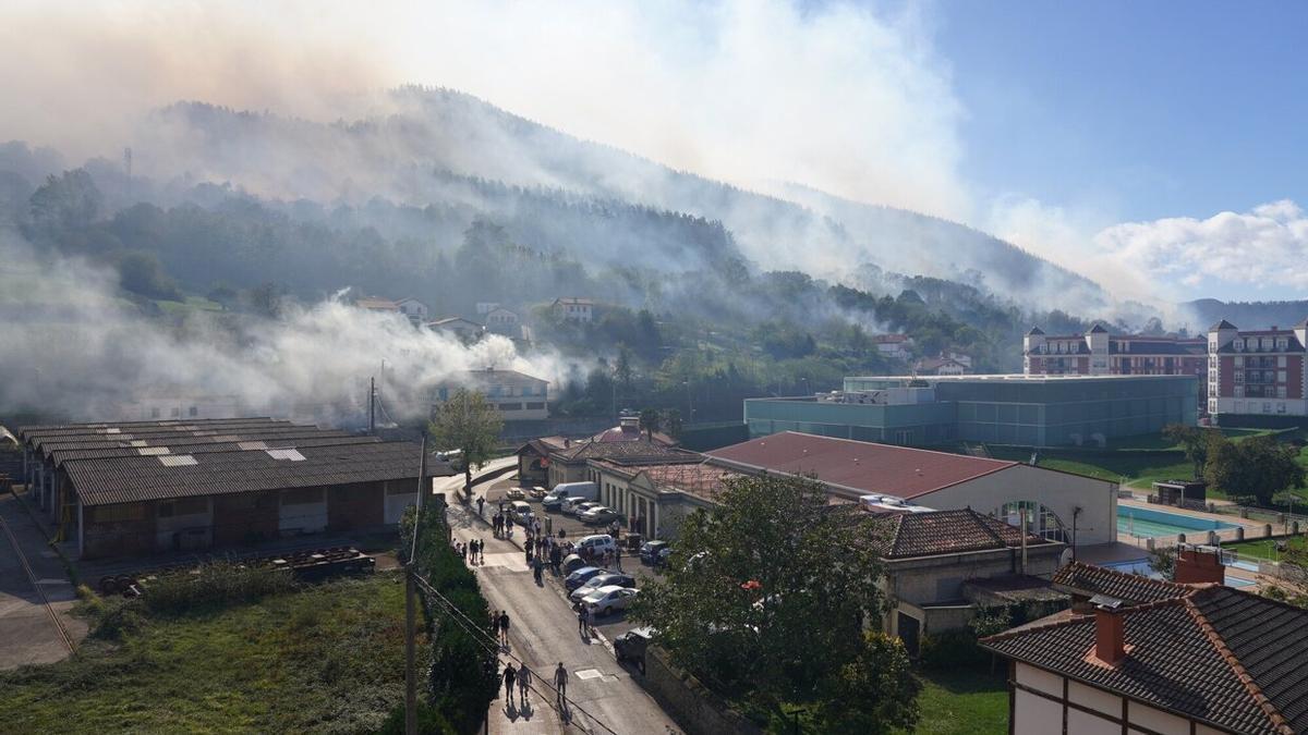 El incendio forestal de Balmaseda y Zalla arrasó casi 500 hectáreas en octubre