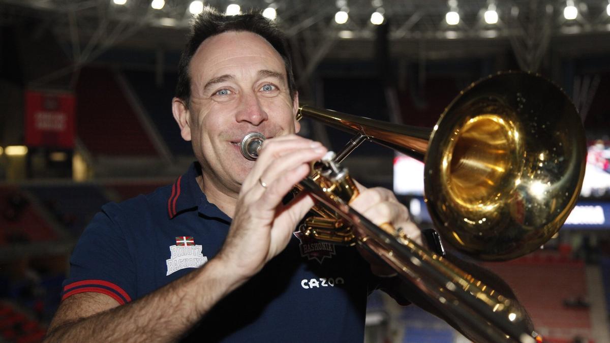 Andoni Duque, aficionado del Baskonia.