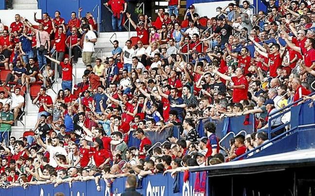La afici&oacute;n rojilla, en el Osasuna-Getafe del pasado mes de mayo.