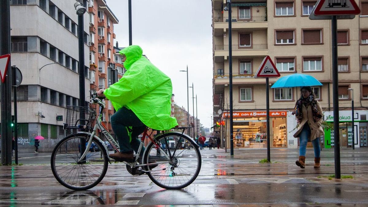 Vitoria amplia su red de bicicarriles con dos nuevas actuaciones en Salburua