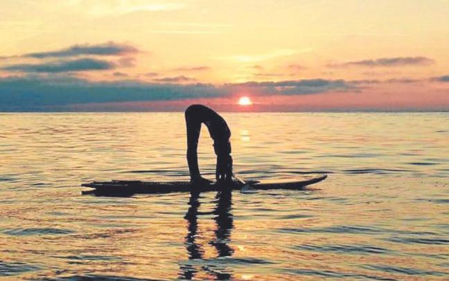 Yoga en el mar con Goazen Up!