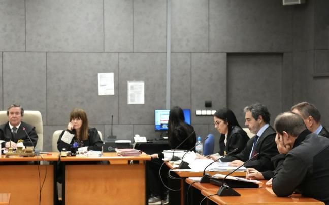 Un momento de la sesión que se sigue por el crimen de Boroa. Un momento de la sesión que se sigue por el crimen de Boroa.