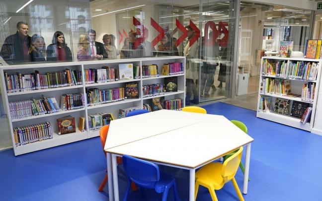 Juan Mari Aburto inaugura un nuevo centro sociocultural en Basurto