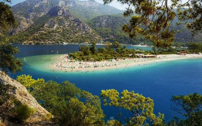 La Riviera Turca es un destino paradisíaco en la costa del mar Mediterráneo. La Riviera Turca es un destino paradisíaco en la costa del mar Mediterráneo.