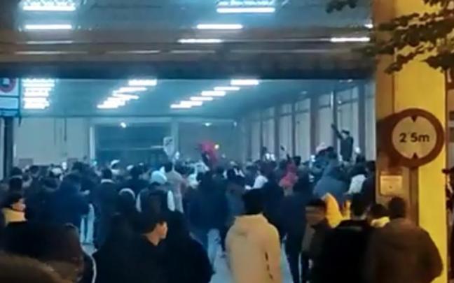 Celebración de la victoria de Marruecos ante España en la antigua estación de Tudela.