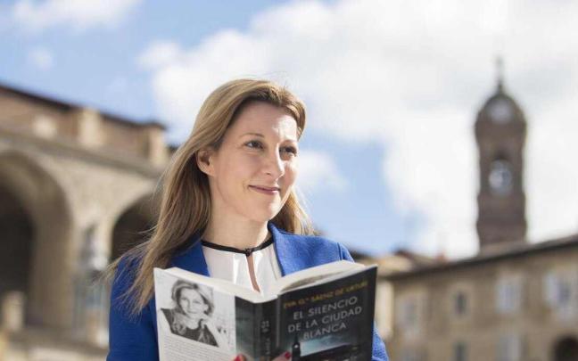 Eva García Sáenz de Urturi Eva García Sáenz de Urturi