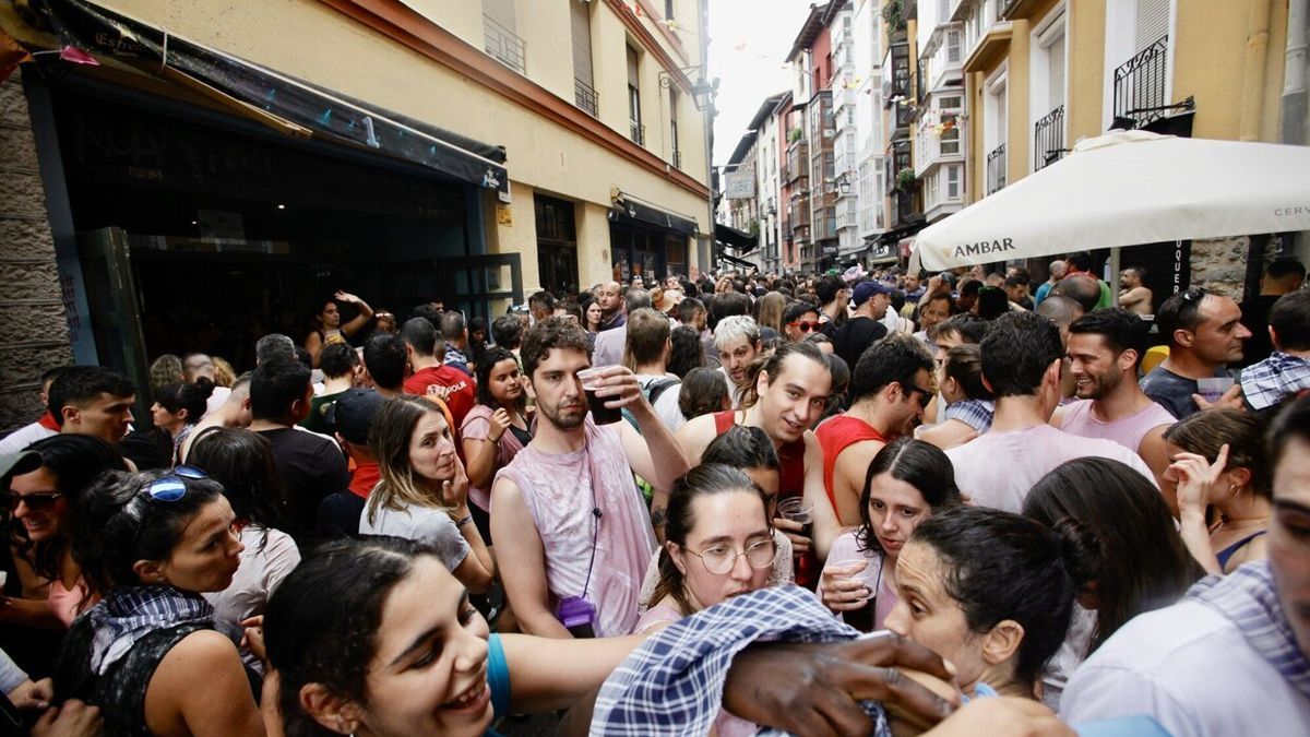 Gran ambiente en la Kutxi tras el txupinazo