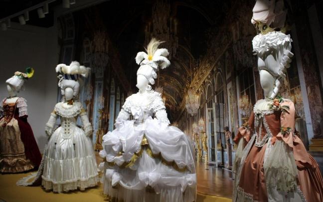 Recreación de la moda del palacio Versalles durante la época de María Antonieta. Jantziaren Zentroa Recreación de la moda del palacio Versalles durante la época de María Antonieta. Jantziaren Zentroa