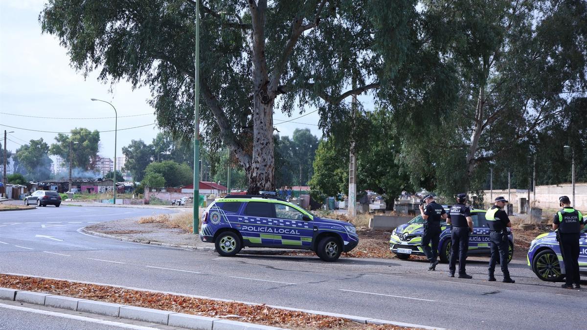 Amplio despliegue policial en Sevilla tras varios tiroteos en un asentamiento chabolista