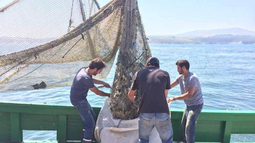 Recogida de plásticos en el golfo de Bizkaia