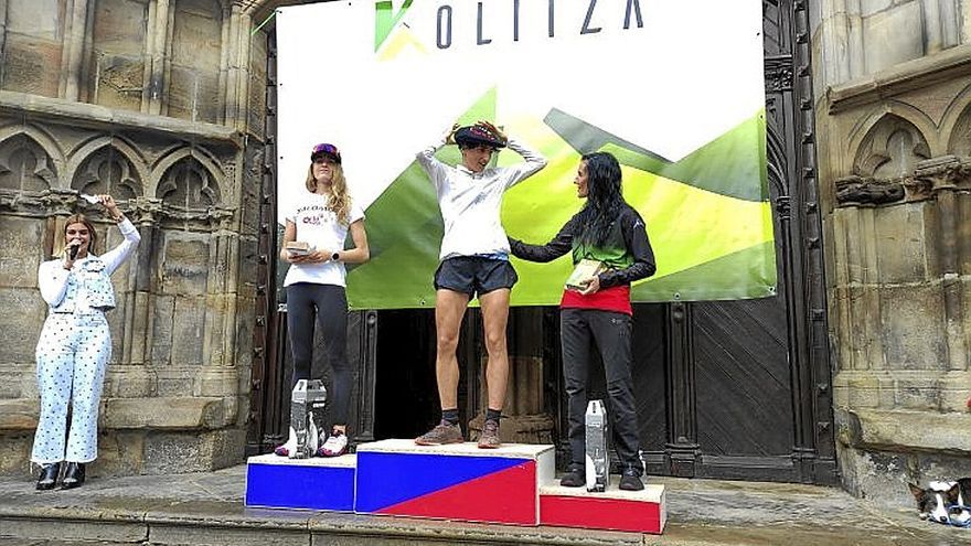 El podium femenino, encabezado por Oihana Kortazar.