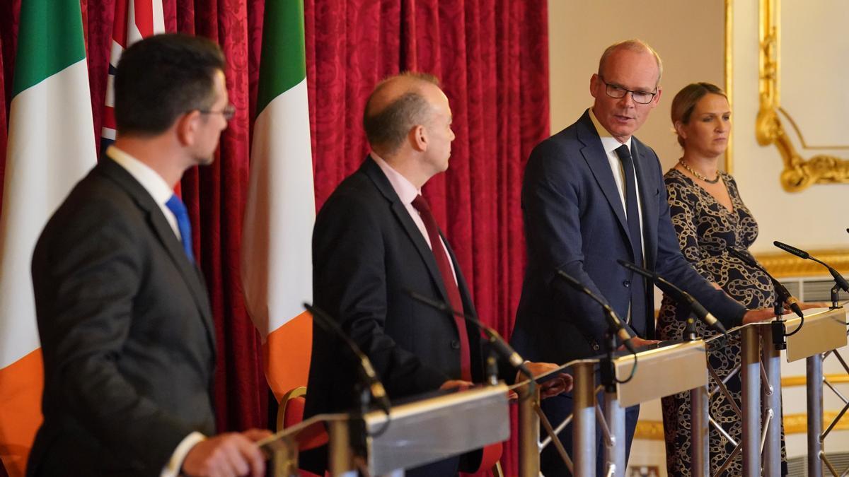 Rueda de prensa tras la Conferencia intergubernamental británico-irlandesa.