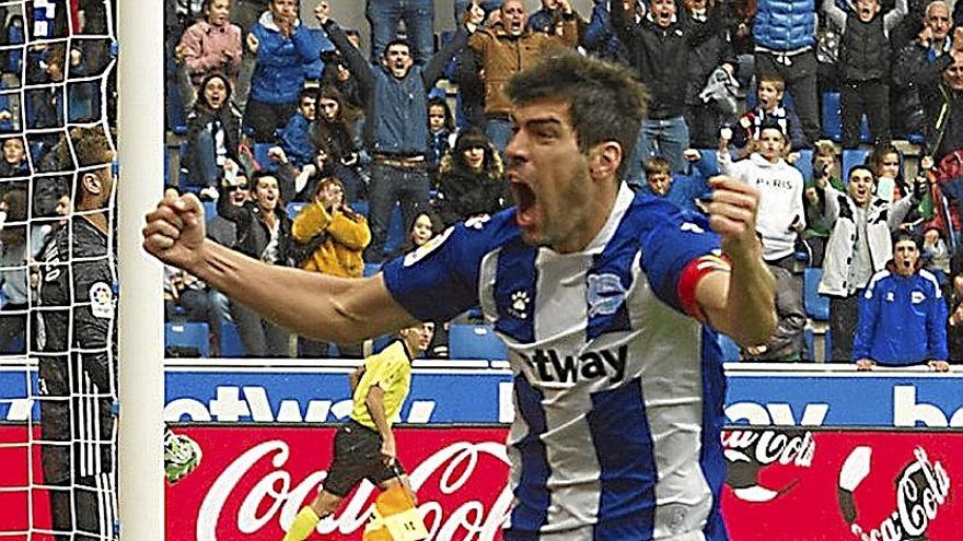 Manu García celebra un gol con el Deportivo Alavés. | FOTO: ALEX LARRETXI