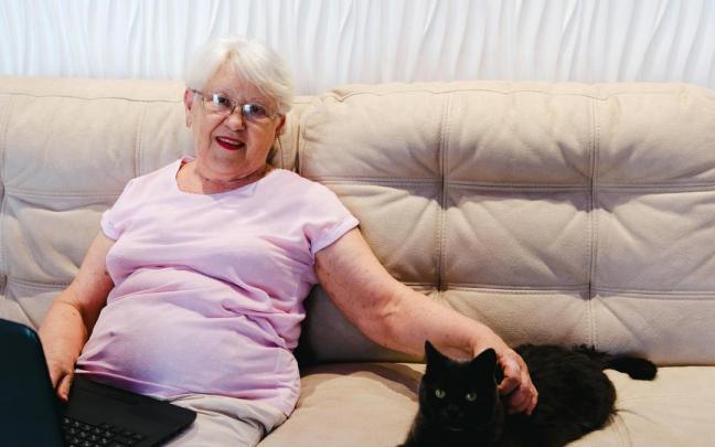 Convivir con una mascota, sea perro o gato, ayuda a llevar una vida más acticva. Convivir con una mascota, sea perro o gato, ayuda a llevar una vida más acticva.