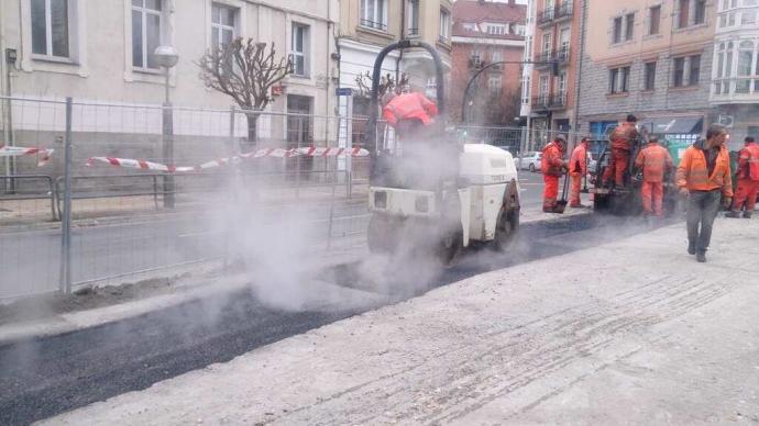 Asfaltasdo en la calle Ramón y Cajal