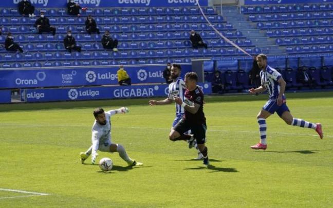 Pacheco, Duarte y Lejeune, en el partido contra el Celta disputado en Mendizorroza la temporada pasada Pacheco, Duarte y Lejeune, en el partido contra el Celta disputado en Mendizorroza la temporada pasada