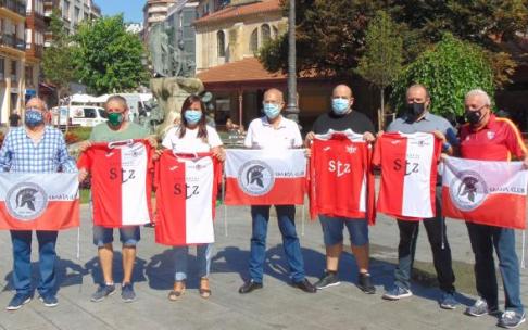 Aintzane Urkijo con los presidentes de los clubes del municipio y Juanjo González de Hasten.