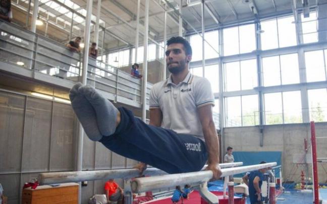 Un entrenamiento con espectadores en el centro cívico de Ariznabarra.