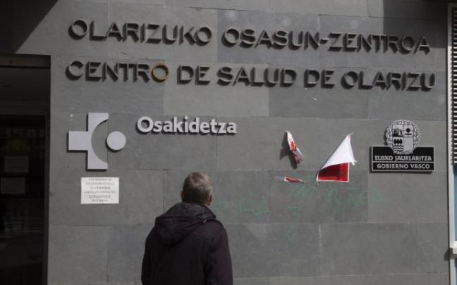 Exterior del centro de salud de Olarizu. Exterior del centro de salud de Olarizu.