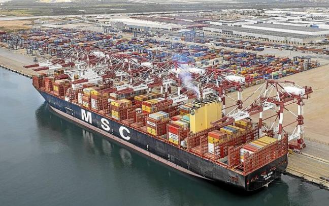 El MSC Sixin, con una capacidad de 23.756 contenedores, pertenece a la serie de portacontenedores Gulsun que operan con este puerto. Fotos: Port de Barcelona