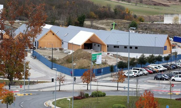 Imagen del futuro centro 0-3 de Lezkairu, en madera, aún en obras.