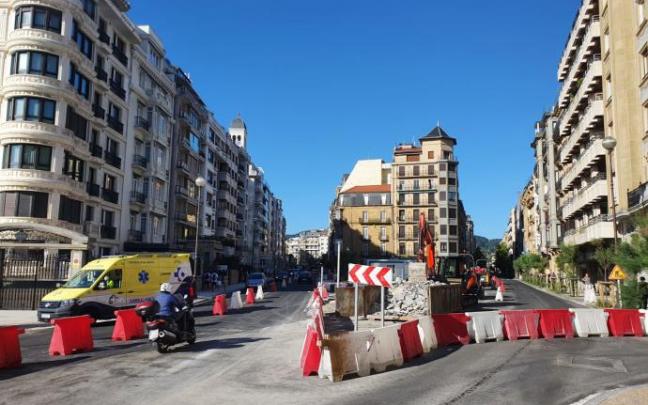 Calle San Martín cerrada al tráfico y Zubierta, abierta al tráfico hacia el Centro. Calle San Martín cerrada al tráfico y Zubierta, abierta al tráfico hacia el Centro.