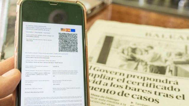 El estudio muestra que la vacunación ha aumentado en Francia, Israel, Italia o Suiza tras implantarse el pasaporte covid