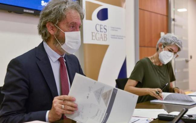 La Presidenta del Consejo Económico y Social Vasco, Emilia Málaga, y el Decano de la Facultad de Economía y Empresa de la UPV/EHU, Jon Barrutia. La Presidenta del Consejo Económico y Social Vasco, Emilia Málaga, y el Decano de la Facultad de Economía y Empresa de la UPV/EHU, Jon Barrutia.