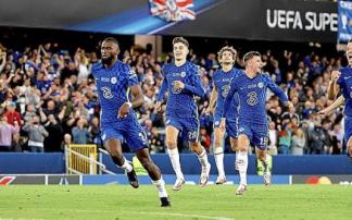 César Azpilicueta también levanta la Supercopa de Europa César Azpilicueta también levanta la Supercopa de Europa