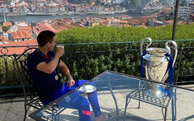 Imagen de César Azpilicueta difundida por redes Imagen de César Azpilicueta difundida por redes