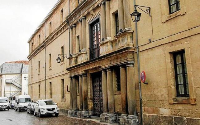Fachada del edificio donde estuvo el hospicio. Foto: Jorge Muñoz