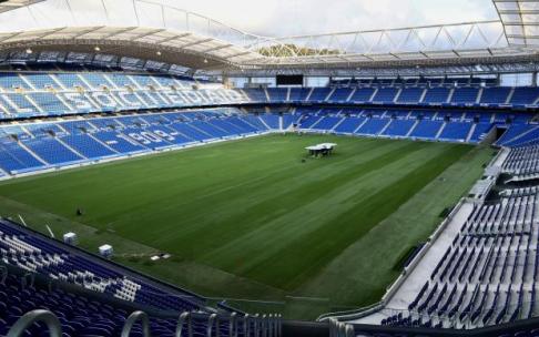 El terreno de juego de Anoeta con el nuevo césped recién implantado.